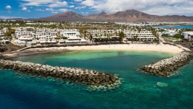 Sable doré, snorkeling et coucher de soleil l’adresse de Lanzarote qui incarne la dolce vita insulaire