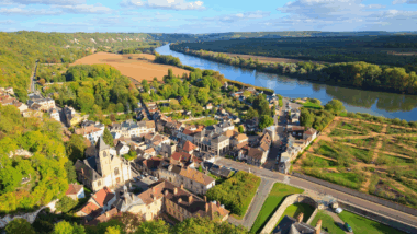 À une heure de Paris, ce village classé parmi les plus beaux de France est parfait pour un week-end