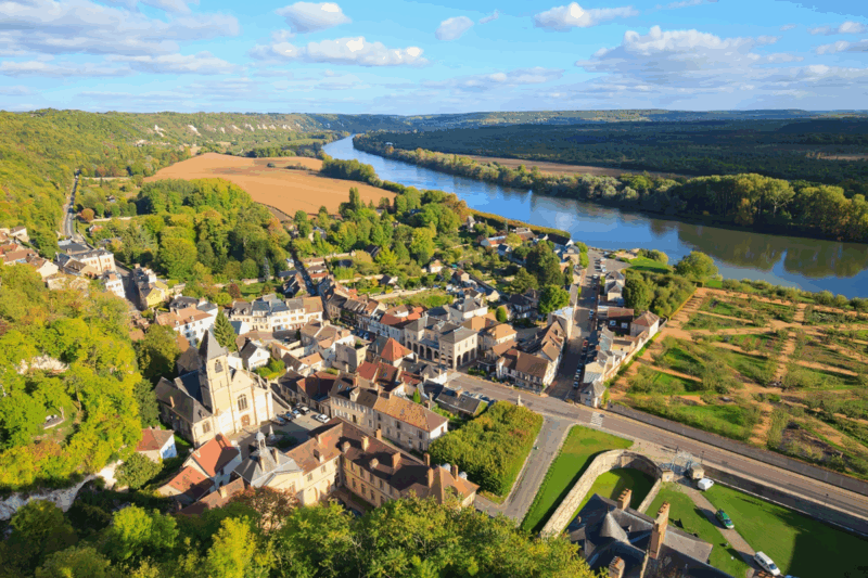 À une heure de Paris, ce village classé parmi les plus beaux de France est parfait pour un week-end