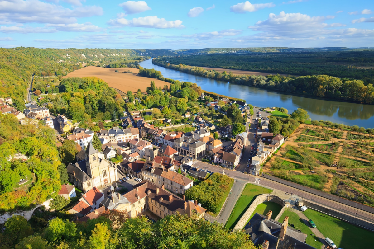 À une heure de Paris, ce village classé parmi les plus beaux de France est parfait pour un week-end