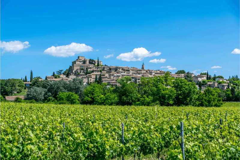 Ce village médiéval secret du sud de la France est idéal pour un week-end ressourçant