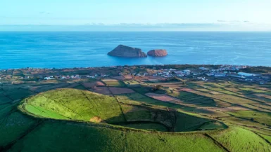 Cette île portugaise méconnue cache des paysages volcaniques à couper le souffle !