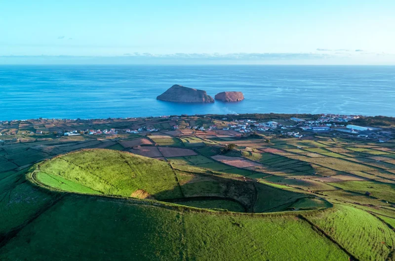 Cette île portugaise méconnue cache des paysages volcaniques à couper le souffle !