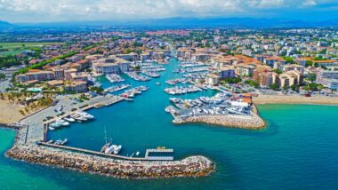 Cette ville du sud de la France, havre de paix pour une retraite en or !