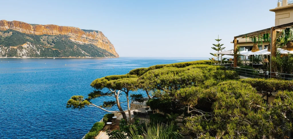Côte d'Azur un lieu d’exception mêlant art, gastronomie et panorama à couper le souffle est à découvrir 1
