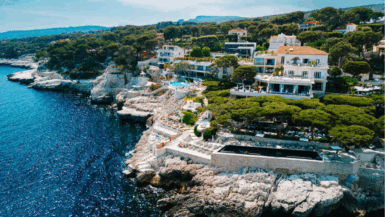 Côte d'Azur un lieu d’exception mêlant art, gastronomie et panorama à couper le souffle est à découvrir