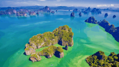 Un décor de cinéma grandeur nature vous attend lors de votre prochain voyage en Thaïlande !