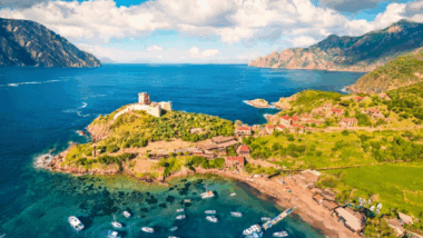 Un paradis préservé en Corse ce village, accessible seulement à pied ou en mer est à découvrir 1